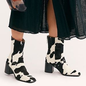 Intentionally blank boots